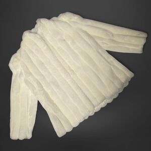 Alaska Paris New York White Faux Fur Coat